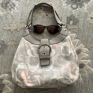 Coach medium size shoulder bag.